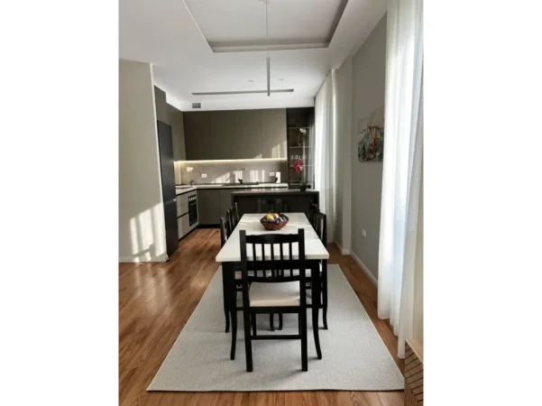 Tirane, jepet me qera Vile 2 Katshe , 800 m² 1.600 € (Prush)