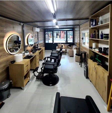 Tirane, oferte Ofrohet pune - BERBER me eksperience 1 €