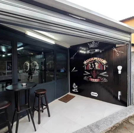 Tirane, oferte Ofrohet pune - BERBER me eksperience 1 €