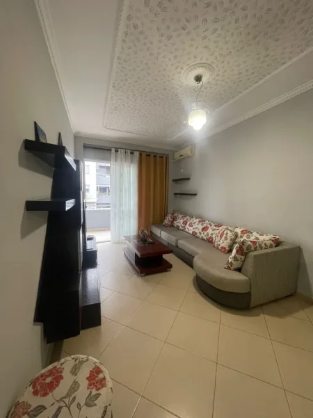 Tirane, jepet me qera apartament 2+1 , 94 m² 500 € (Astir)