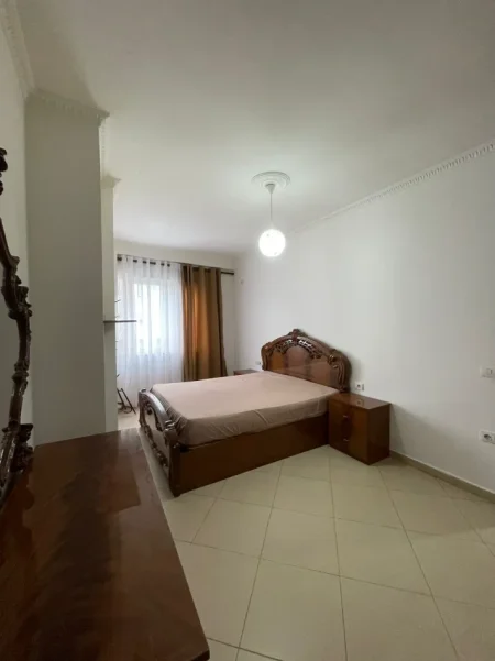 Tirane, jepet me qera apartament 2+1 , 94 m² 500 € (Astir)