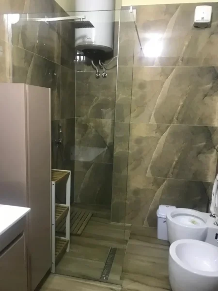 Shqiperi, jepet me qera apartament 2+1+Ballkon Kati 3, 132 m² 700 € (VASIL SHANTO)