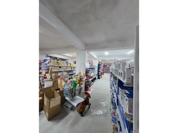 Tirane, shes magazine Kati 0, 1.372 m² 850.000 € (rruga ardeno)