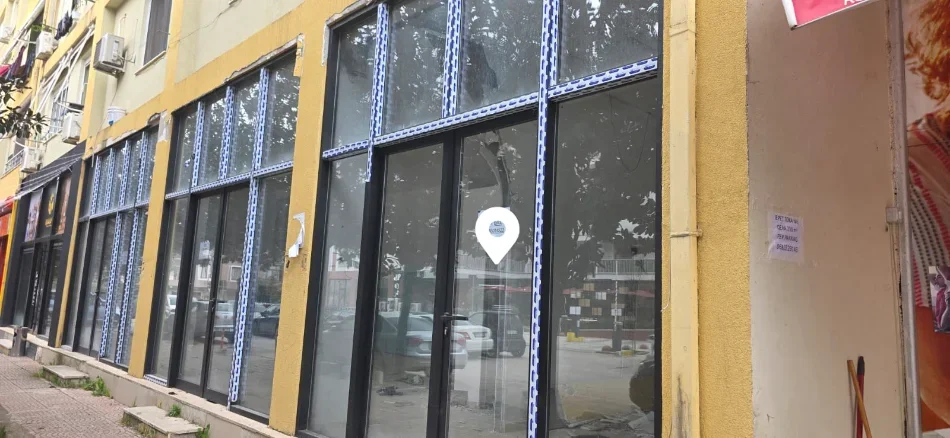 Tirane, shitet dyqan Kati 0, 350 m² 800.000 € (Astir)