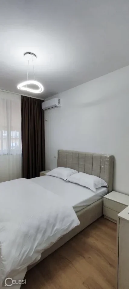 Tirane, jepet me qera apartament 1+1+Ballkon Kati 5, 85 m² 700 € (RRUGA E KAVAJES)