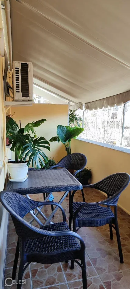 Tirane, jepet me qera apartament 1+1+Ballkon Kati 5, 85 m² 700 € (RRUGA E KAVAJES)