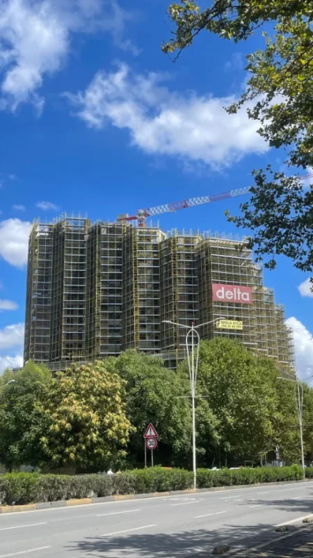 Tirane, shitet apartament 1+1 , 75 m² 121.500 € 