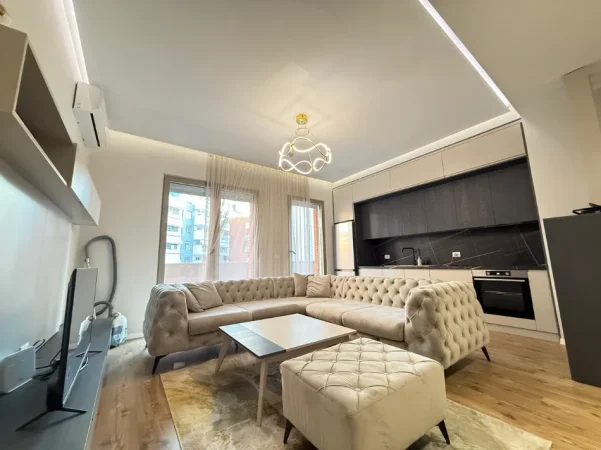 Tirane, jepet me qera apartament 1+1 Kati 3, 800 m² 800 € (KOMPLEKSI DELIJORGJI)