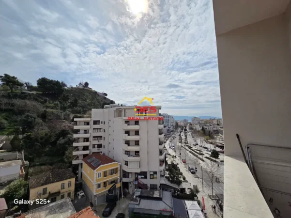 Vlore, shitet apartament 1+1+Ballkon Kati 7, 52 m² 79.000 € (Rruga Ismail Qemali)
