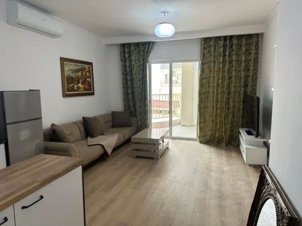 Tirane, jepet me qera apartament 1+1 Kati 4, 73 m² 600 € (Zogu i Zi)