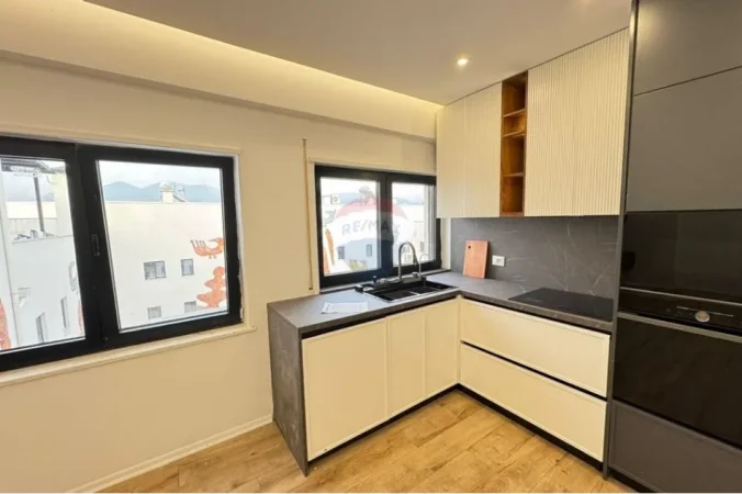 Shitet apartament 1+1 Kati 3, 65 m² 168.000 € (kodra e diellit 1)