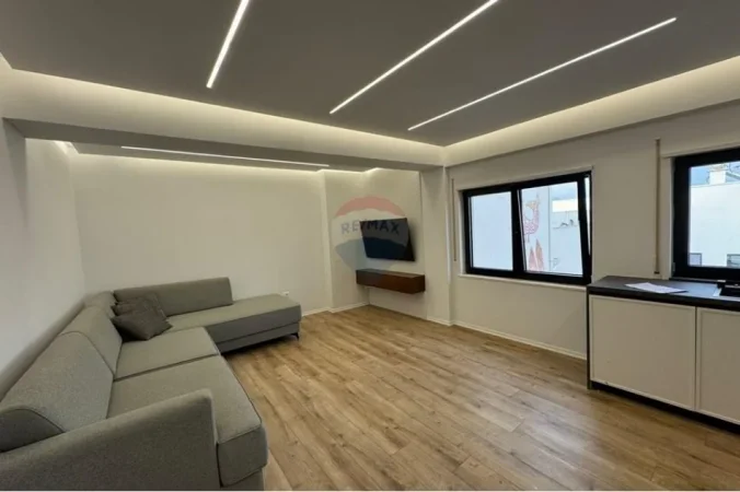 Shitet apartament 1+1 Kati 3, 65 m² 168.000 € (kodra e diellit 1)