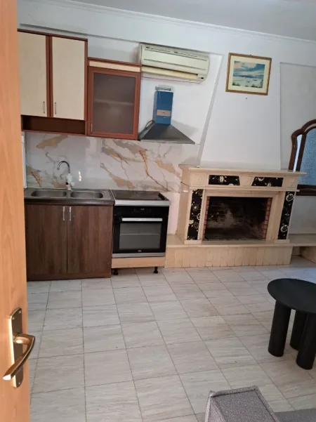 Tirane, jepet me qera garsonier 1+1 Kati 1, 50 m² 300 € 