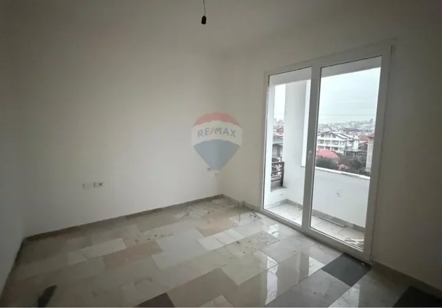 Tirane, shitet apartament 2+1 , 115 m² 140.000 € (Pallatet e Verdha)