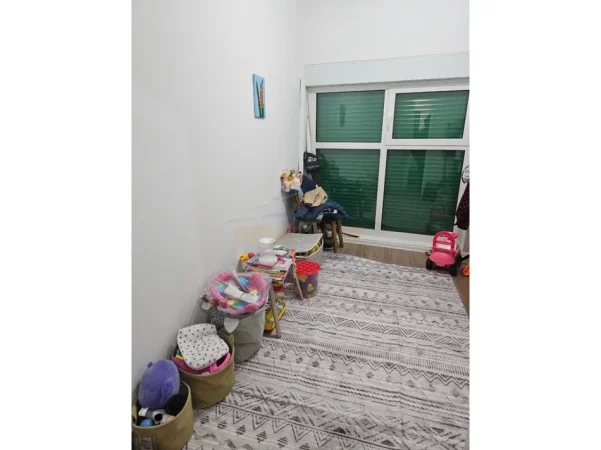 Tirane, shitet apartament 2+1+2+Ballkon Kati 8, 94 m² 175.000 € (Ali Demi, Kompleksi Mangalem 21)
