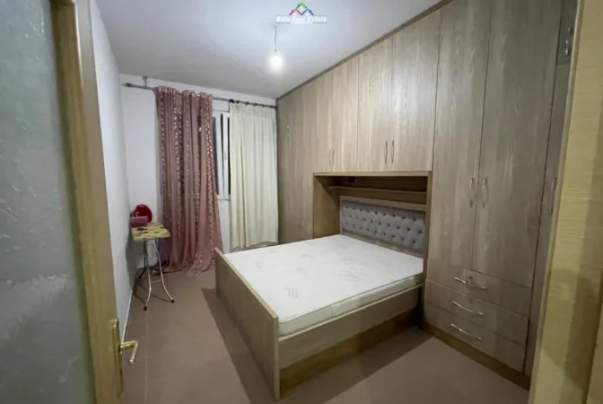 Tirane, jepet me qera apartament 1+1 Kati 7, 65 m² 440 € (Rruga Sokrat Miho)