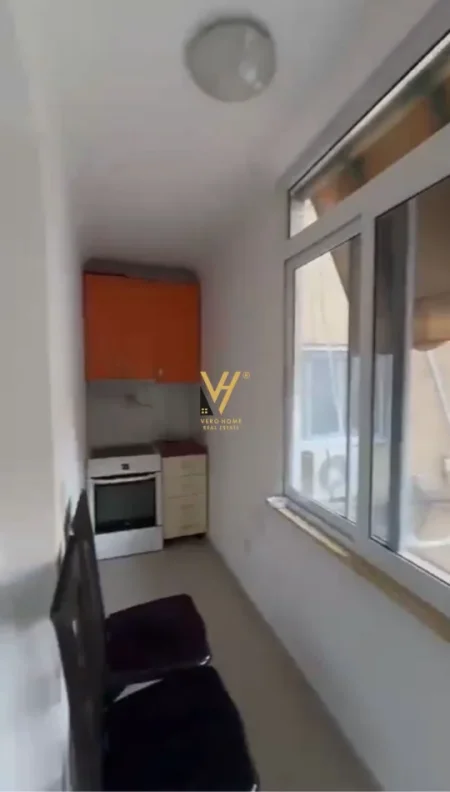 Tirane, jepet me qera apartament 2+1+Ballkon Kati 2, 90 m² 920 € (PAZARI I RI)