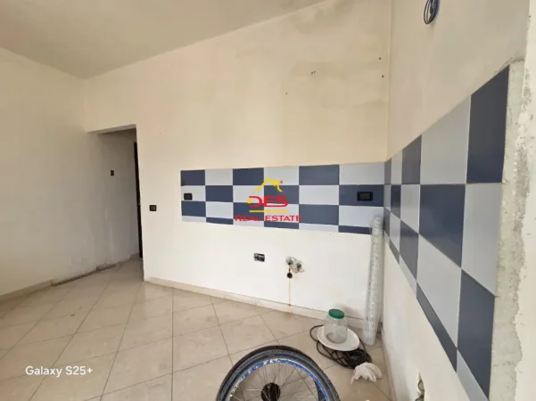 Vlore, shitet apartament 1+1+Ballkon Kati 7, 54 m² 79.000 € (Rruga Ismail Qemali)