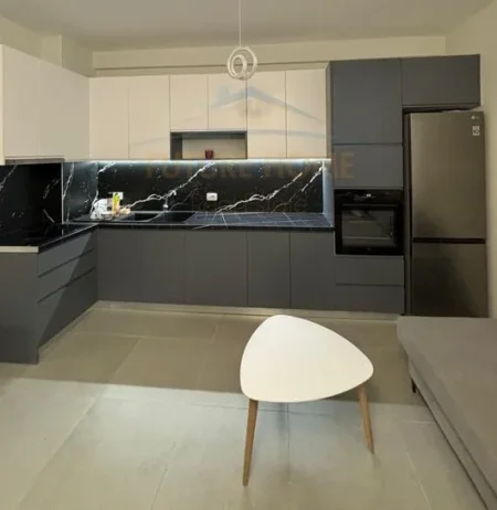 Tirane, jepet me qera apartament 2+1+Ballkon Kati 3, 87 m² 720 € (Rruga e Durresit)