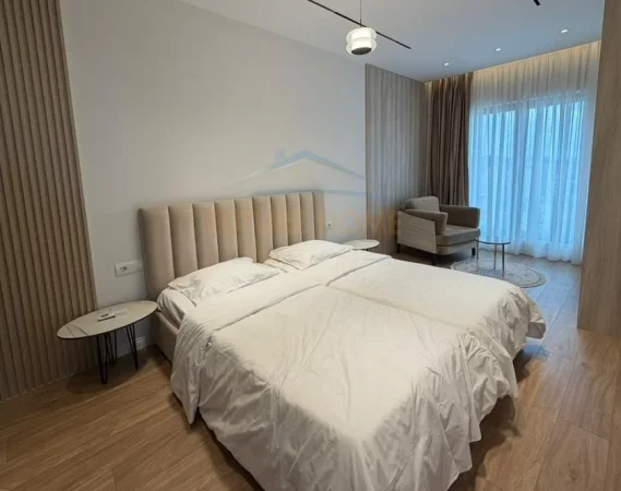 Tirane, jepet me qera apartament 1+1+Ballkon Kati 12, 85 m² 1.200 € (Rruga e Barrikadave)