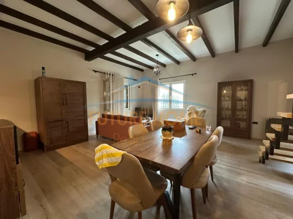 Tirane, jepet me qera Vile 2 Katshe Kati 2, 2.164 m² 1.800 € (Petrele)