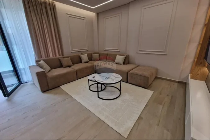 Tirane, jepet me qera apartament 2+1 , 115 m² 1.600 € 