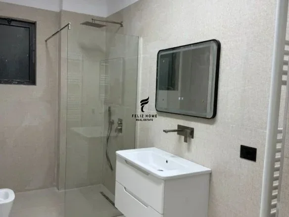 Tirane, jepet me qera apartament 2+1+Ballkon Kati 2, 100 m² 750 € (KODRA E DIELLIT)