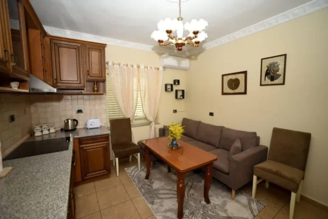 Tirane, jepet me qera apartament 2+1+Aneks+Ballkon Kati 1, 86 m² 650 € (rruga e durresit , prokuroria , brraka)