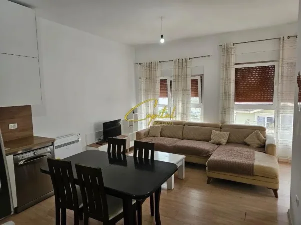 Tirane, jepet me qera apartament 2+1 Kati 6, 100 m² 550 € (ALI DEMI)