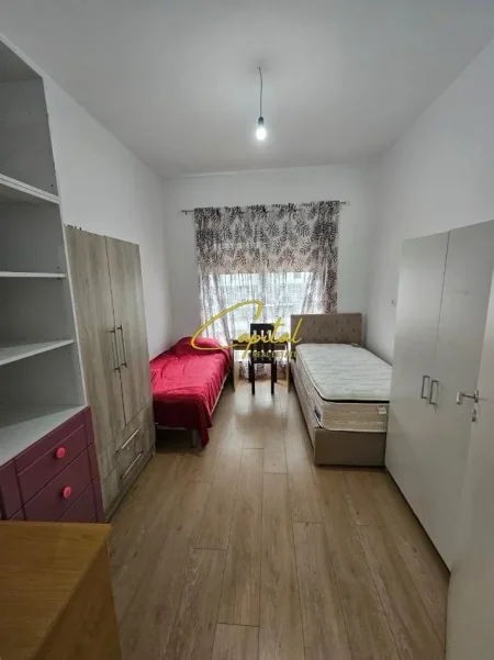 Tirane, jepet me qera apartament 2+1 Kati 6, 100 m² 550 € (ALI DEMI)