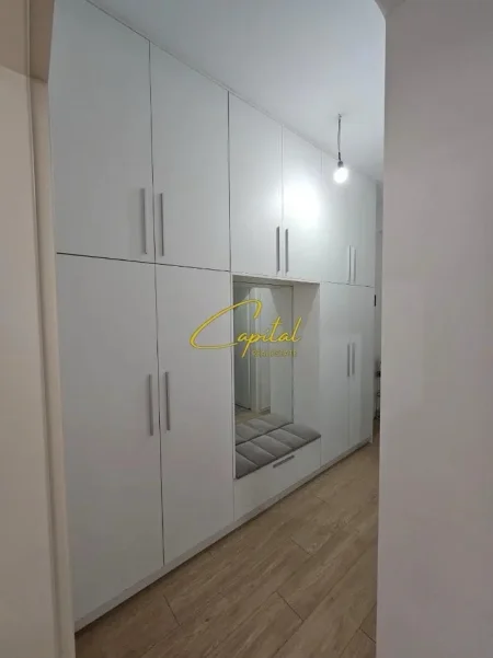 Tirane, jepet me qera apartament 2+1 Kati 6, 100 m² 550 € (ALI DEMI)