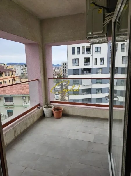 Tirane, jepet me qera apartament 2+1 Kati 6, 100 m² 550 € (ALI DEMI)