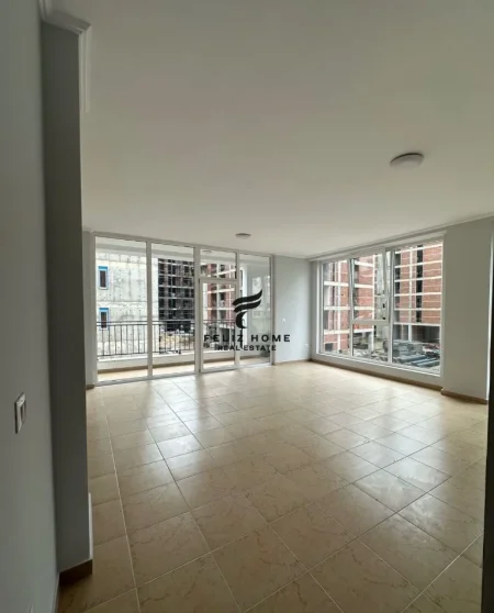 Tirane, jepet me qera zyre Kati 2, 120 m² 1.500 € (STACIONI TRENIT)