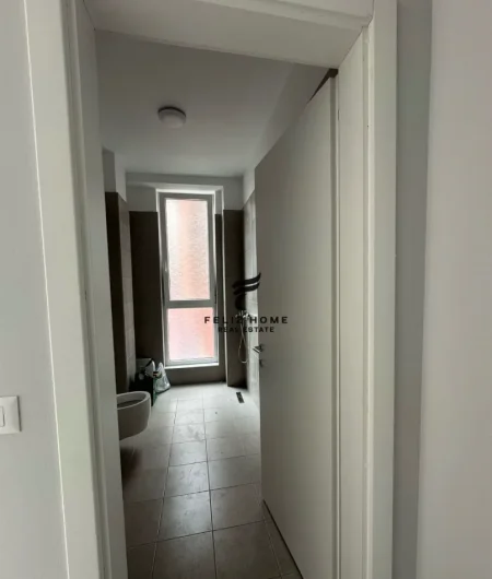 Tirane, jepet me qera zyre Kati 2, 120 m² 1.500 € (STACIONI TRENIT)