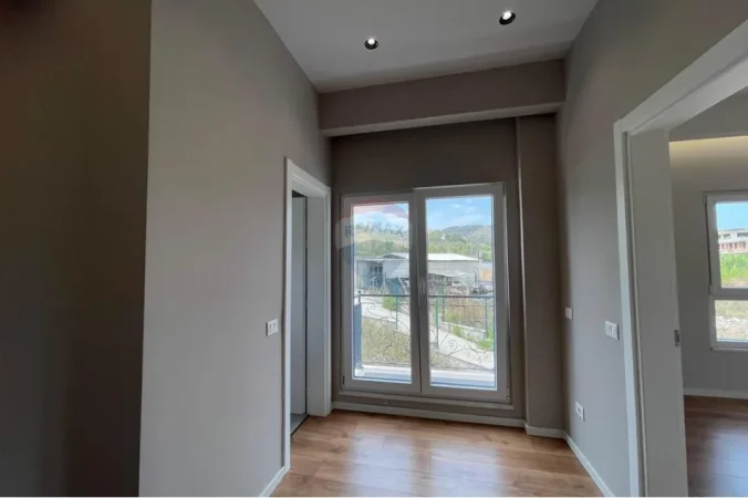 Tirane, jepet me qera Vile 2 Katshe , 437 m² 2.500 € 