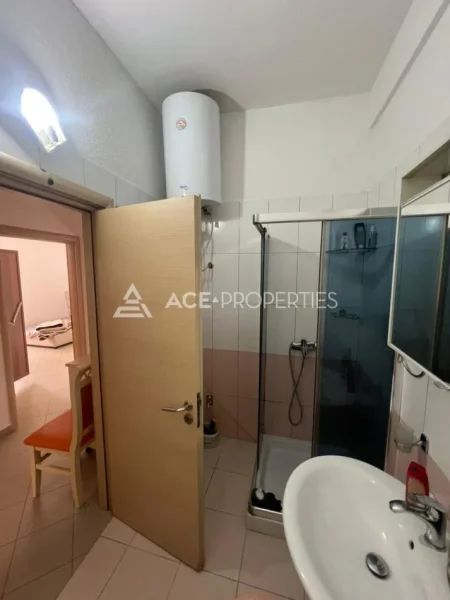 Durres, jepet me qera apartament 4+1 Kati 2, 110 m² 600 € (Plazh)