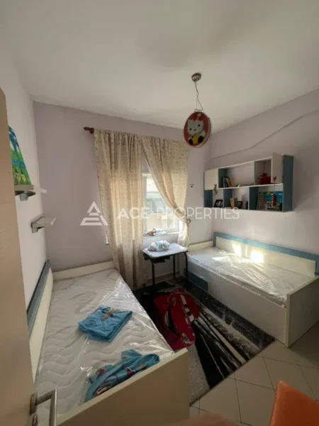 Durres, jepet me qera apartament 4+1 Kati 2, 110 m² 600 € (Plazh)