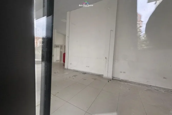 Tirane, jepet me qera dyqan Kati 0, 140 m² 1.570 € (Rruga e Barrikadave)