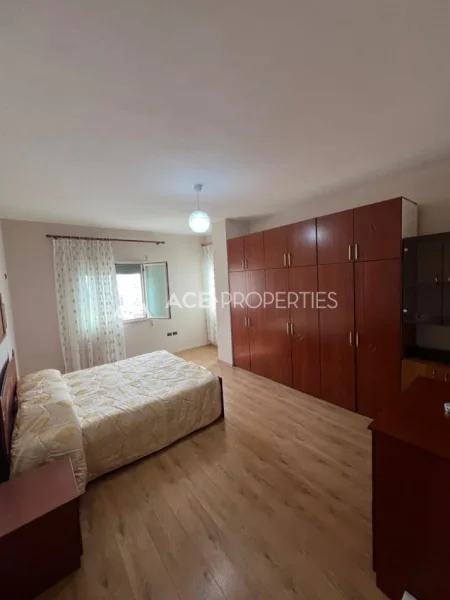 Durres, jepet me qera apartament 2+1 , 120 m² 500 € (Durres, Vollga)