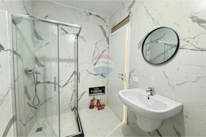 Tirane, shitet apartament 2+1 , 77 m² 283.520 € 
