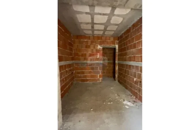 Tirane, shitet 1+1 , 68 m² 889.000 € (Laprake Entry)