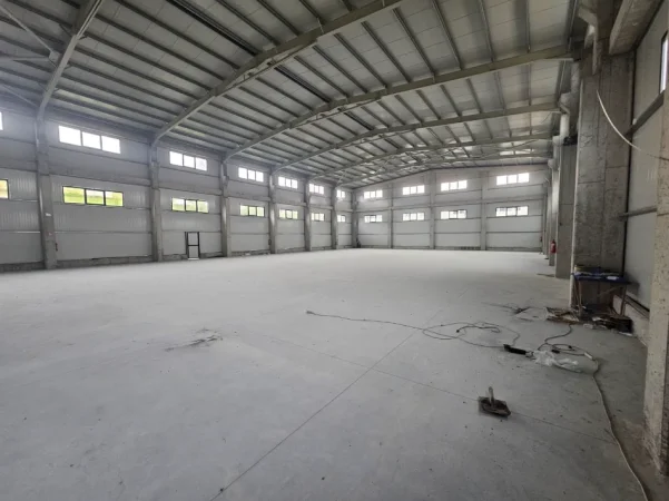 Tirane, jepet me qera magazine Kati 0, 1.200 m² 6.280 € (AUTOSTRADA TIRANE-DURRES)