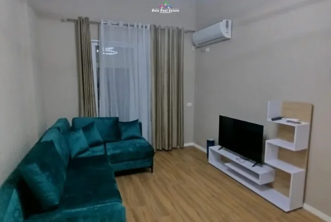 Tirane, jepet me qera apartament 1+1+Ballkon Kati 7, 65 m² 520 € (kompleksi golden park)