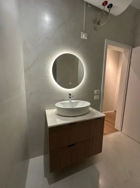 Tirane, jepet me qera apartament 1+1 Kati 7, 60 m² 560 € (Rruga Pasho Hysa)