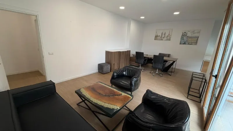 Tirane, jepet me qera zyre , 190 m² 2.500 € (delijorgji)