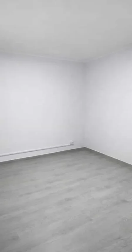 Tirane, jepet me qera zyre Kati 1, 600 € (Bulevardi Bajram Curri)