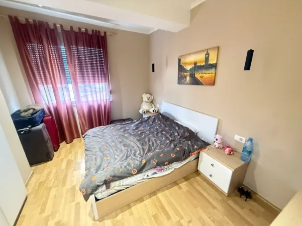 Tirane, jepet me qera apartament 1+1 Kati 4, 65 m² 620 € (rruga dibres)
