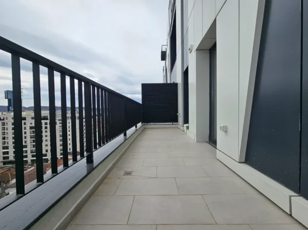 Tirane, jepet me qera zyre Kati 9, 102 m² (Rruga Barrikadave)