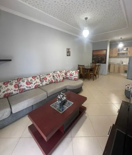 Tirane, jepet me qera apartament 2+1 , 94 m² 500 € 