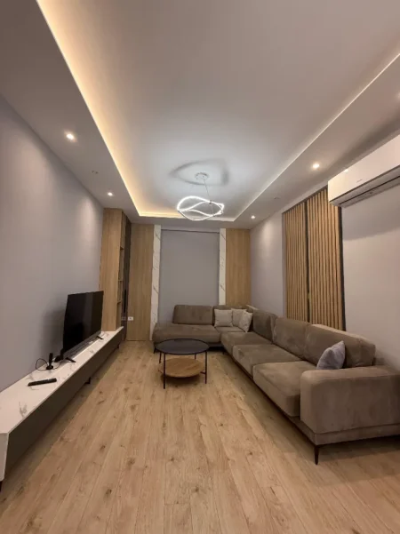Tirane, jepet me qera apartament 2+1+Ballkon Kati 4, 100 m² 1.500 € (Rruga e Barrikadave)